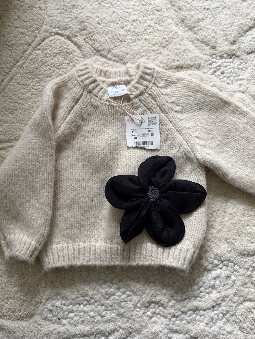 Zara Kids Beige Knit Sweater with Black Flower size 1 ½ With tags